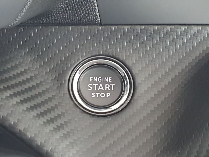 More views of Peugeot 208