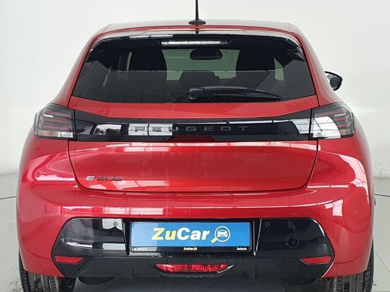 More views of Peugeot 208