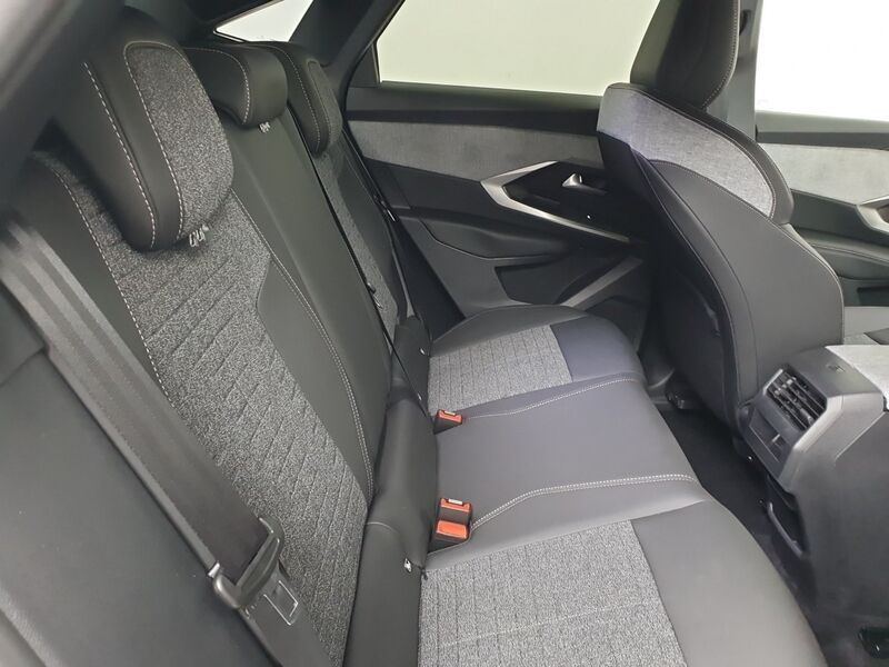More views of Peugeot 3008