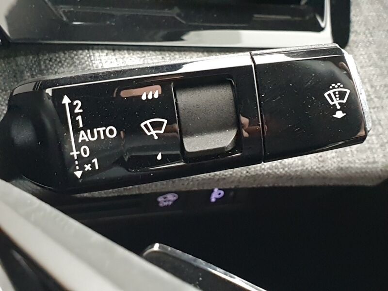 More views of Peugeot 3008