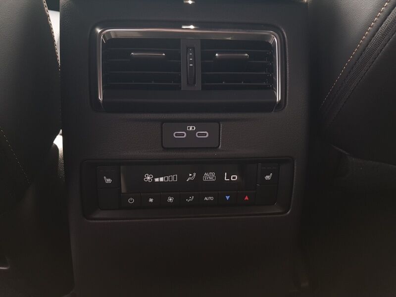More views of Mazda CX-80