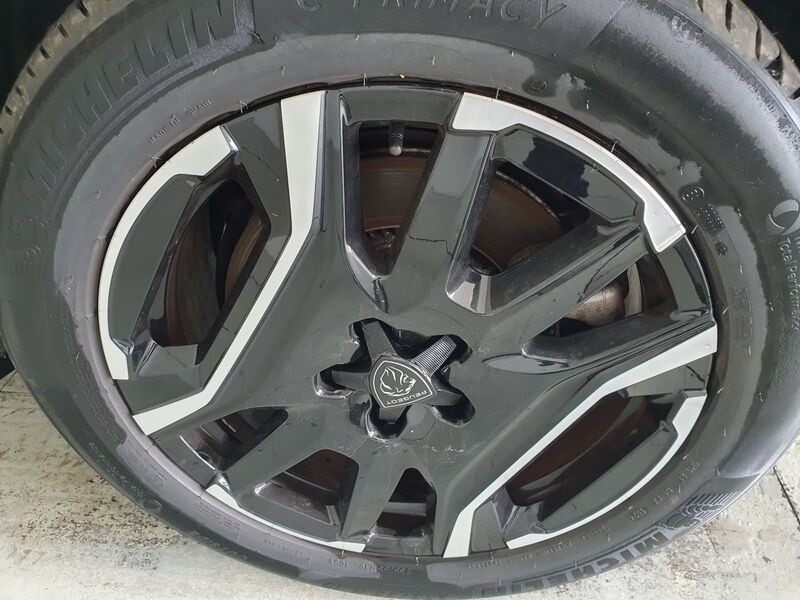 More views of Peugeot 3008