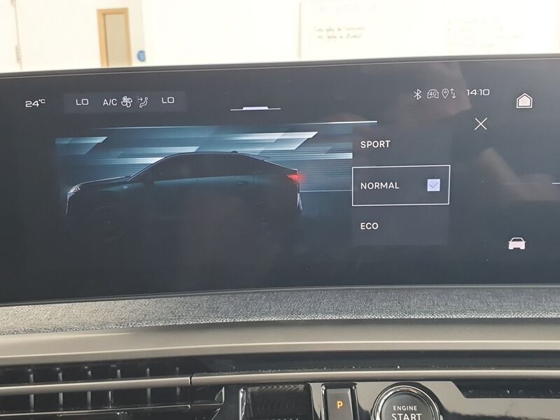 More views of Peugeot 3008
