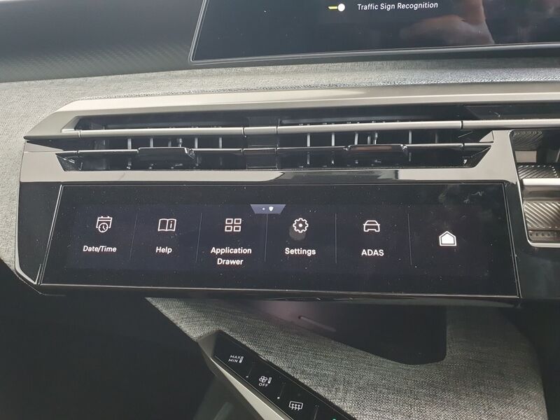 More views of Peugeot 3008