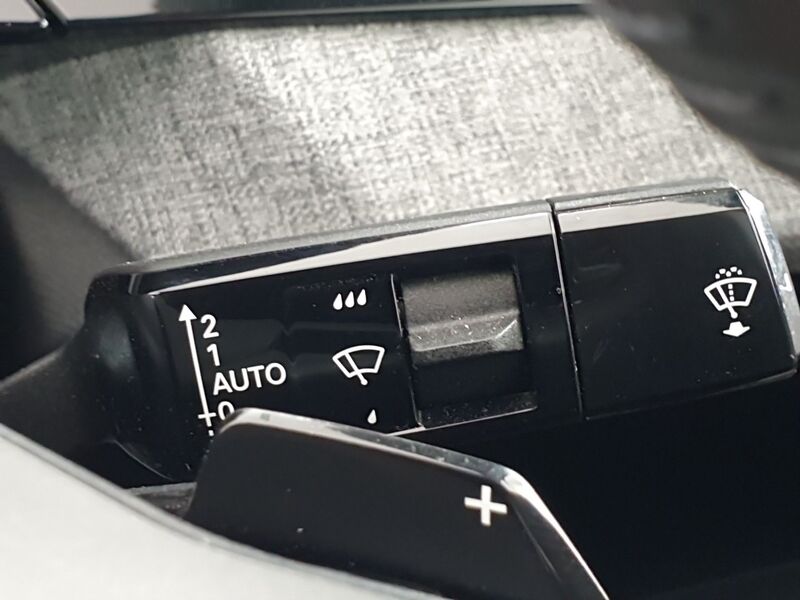 More views of Peugeot 3008