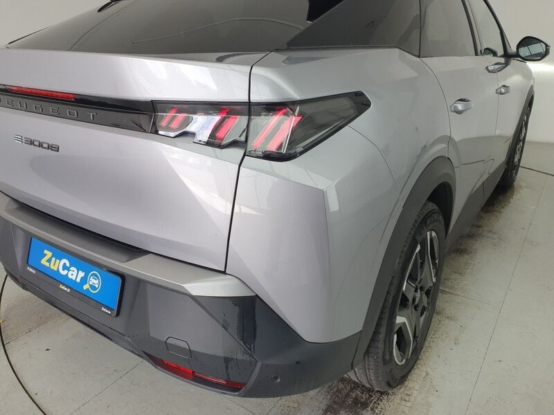 More views of Peugeot 3008