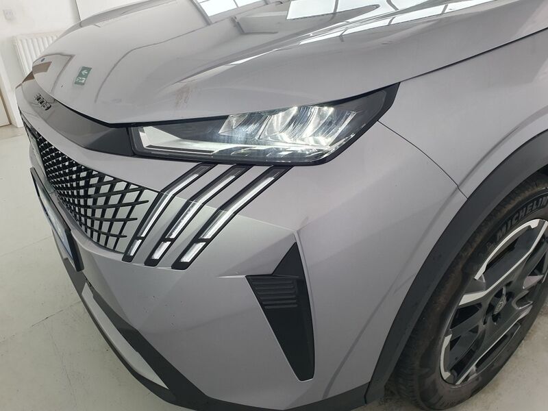 More views of Peugeot 3008