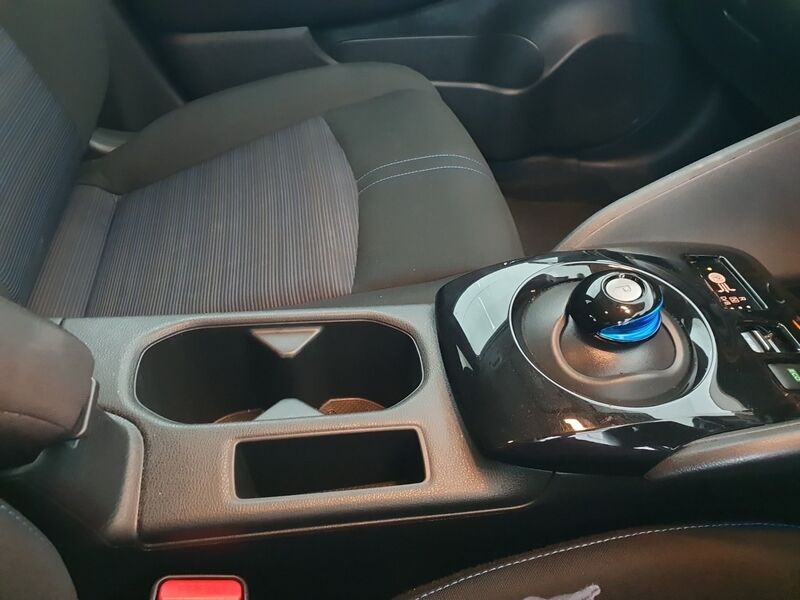 More views of Nissan Leaf