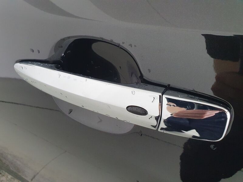 More views of Nissan Leaf