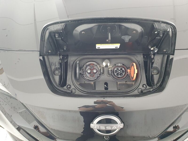More views of Nissan Leaf