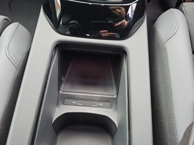 More views of Volkswagen ID.5