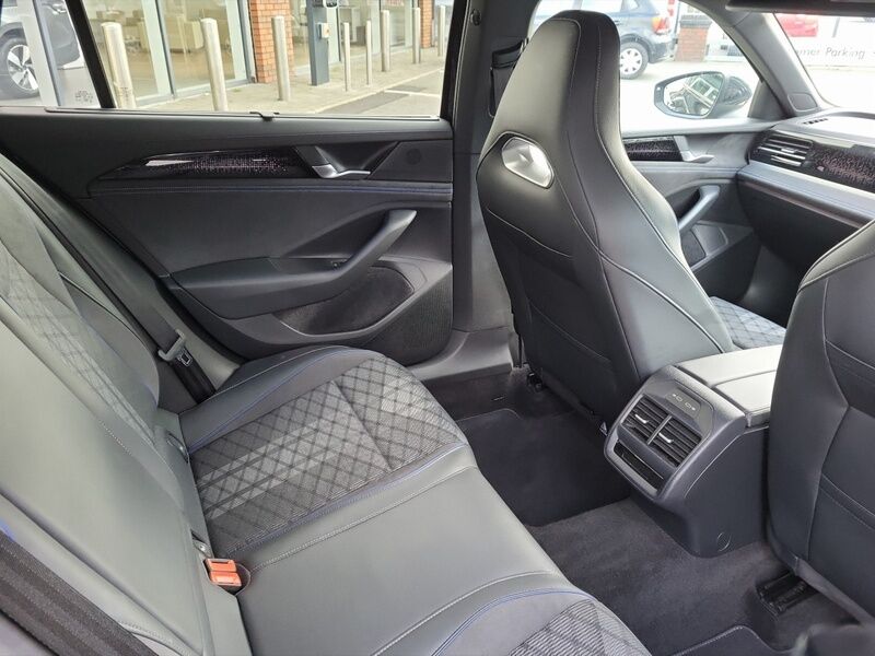 More views of Volkswagen Passat
