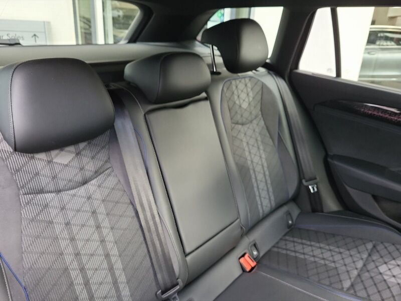 More views of Volkswagen Passat