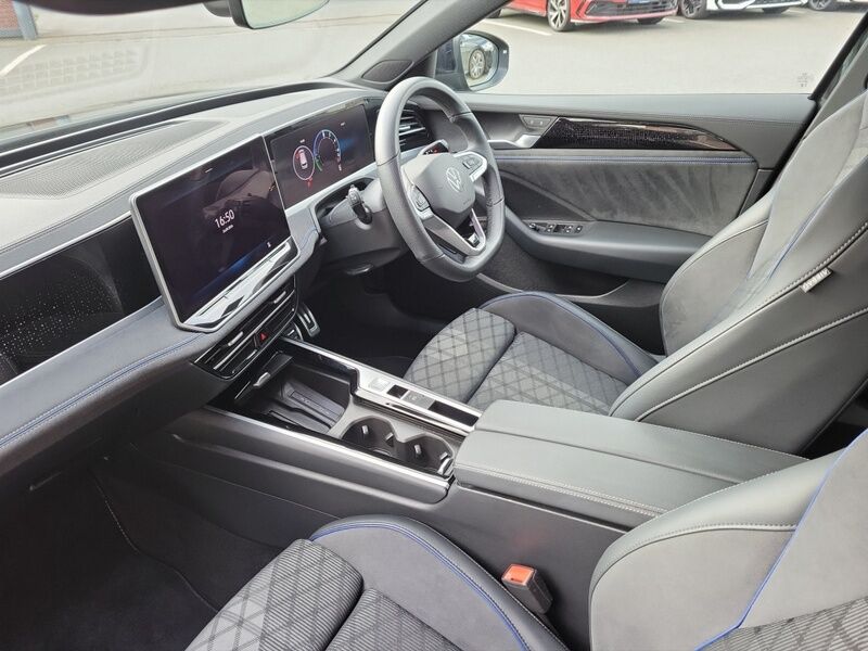 More views of Volkswagen Passat