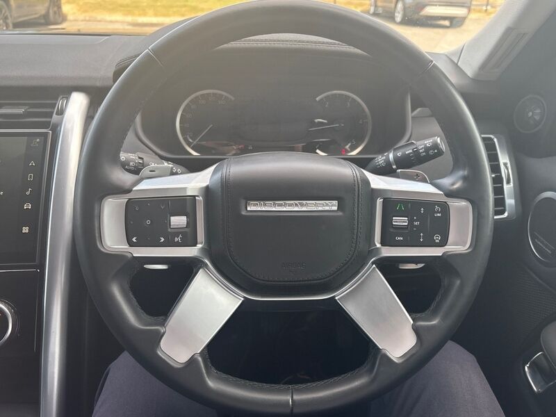 More views of Land Rover Discovery