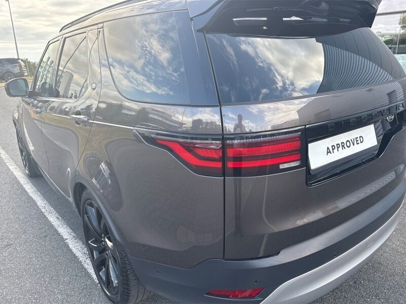 More views of Land Rover Discovery