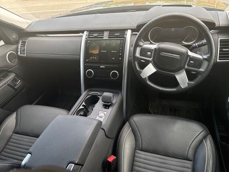 More views of Land Rover Discovery