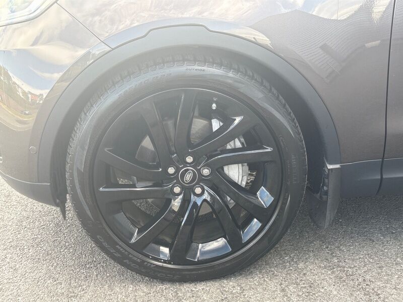 More views of Land Rover Discovery