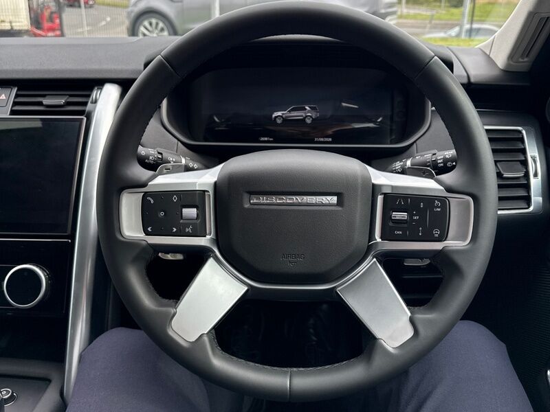 More views of Land Rover Discovery