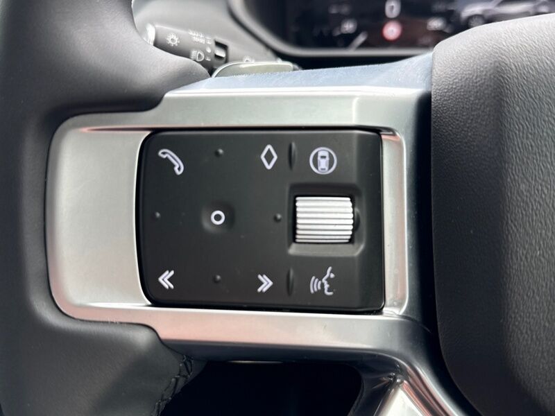 More views of Land Rover Discovery