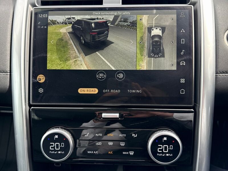 More views of Land Rover Discovery