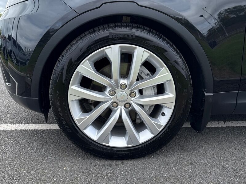 More views of Land Rover Discovery