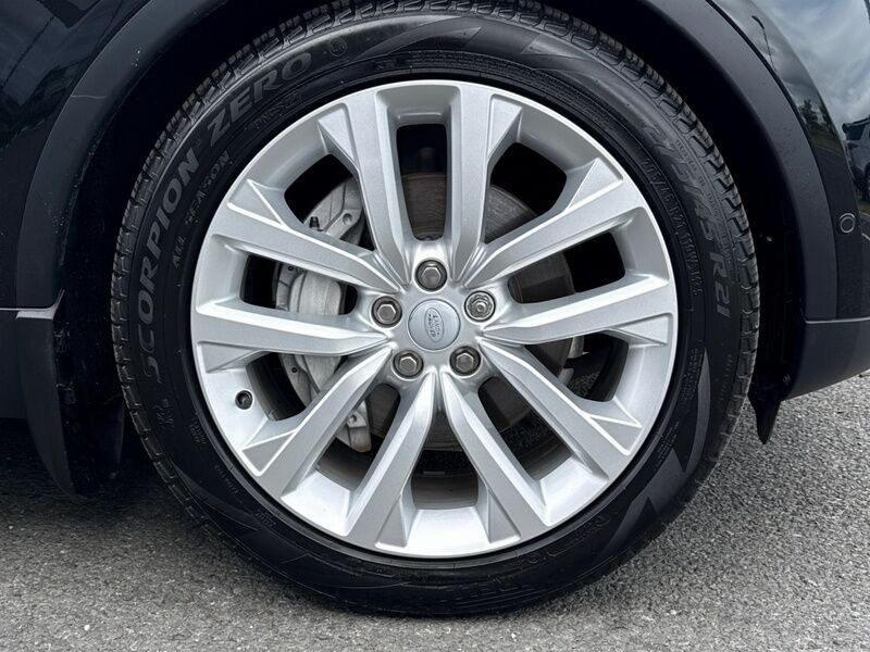 More views of Land Rover Discovery