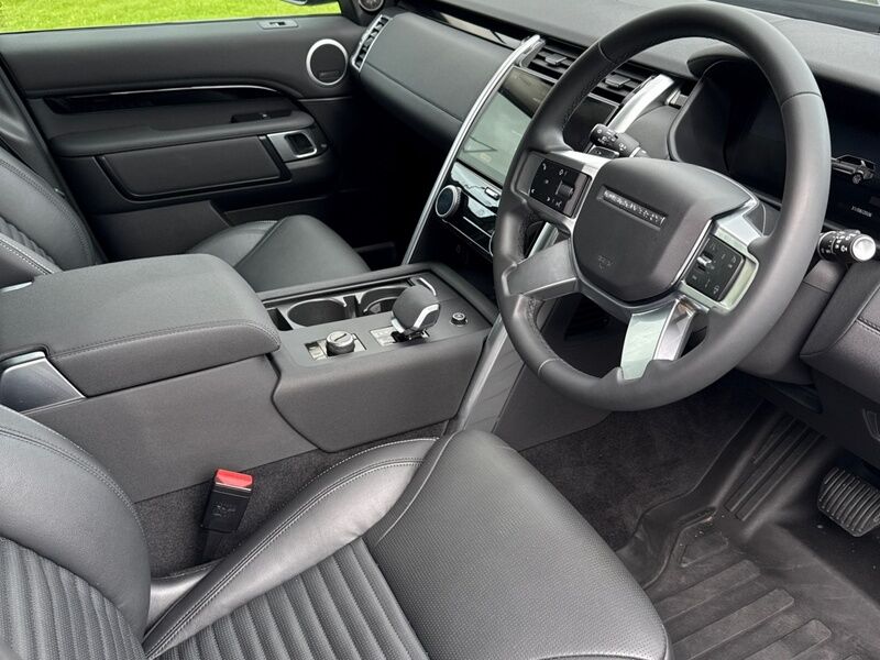 More views of Land Rover Discovery