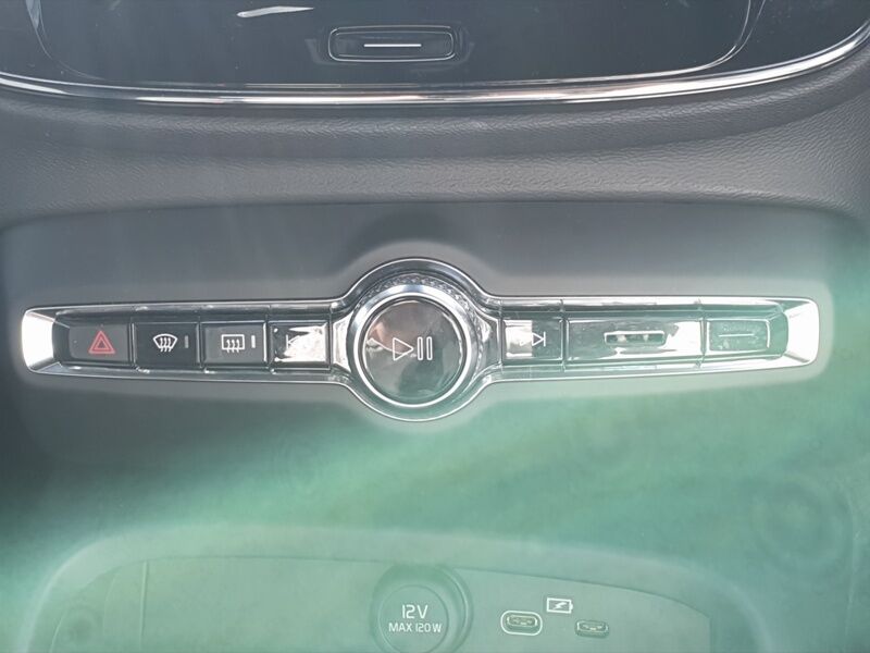 More views of Volvo XC40