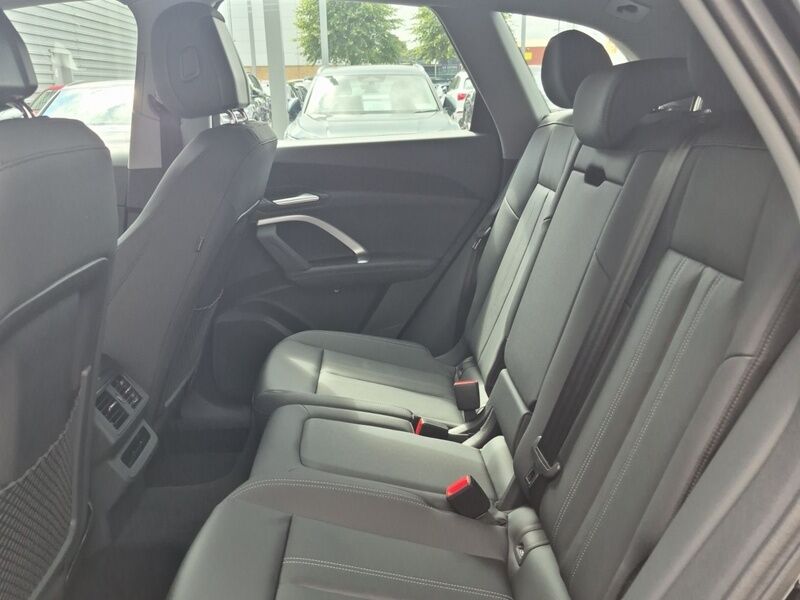 More views of Audi Q5