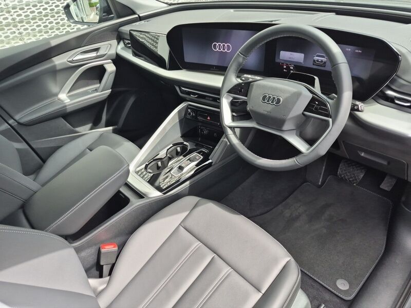 More views of Audi Q5