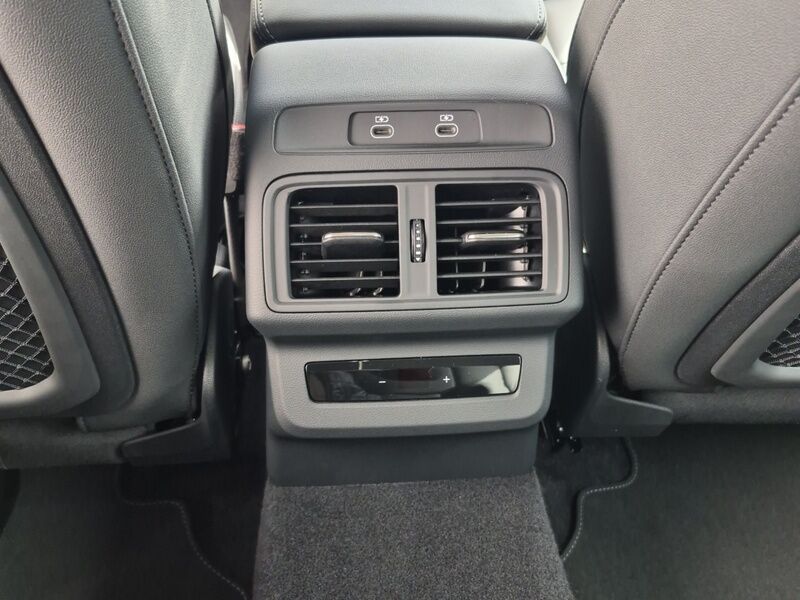More views of Audi Q5