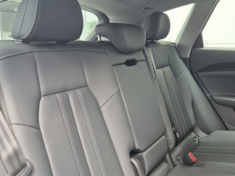 More views of Audi Q5