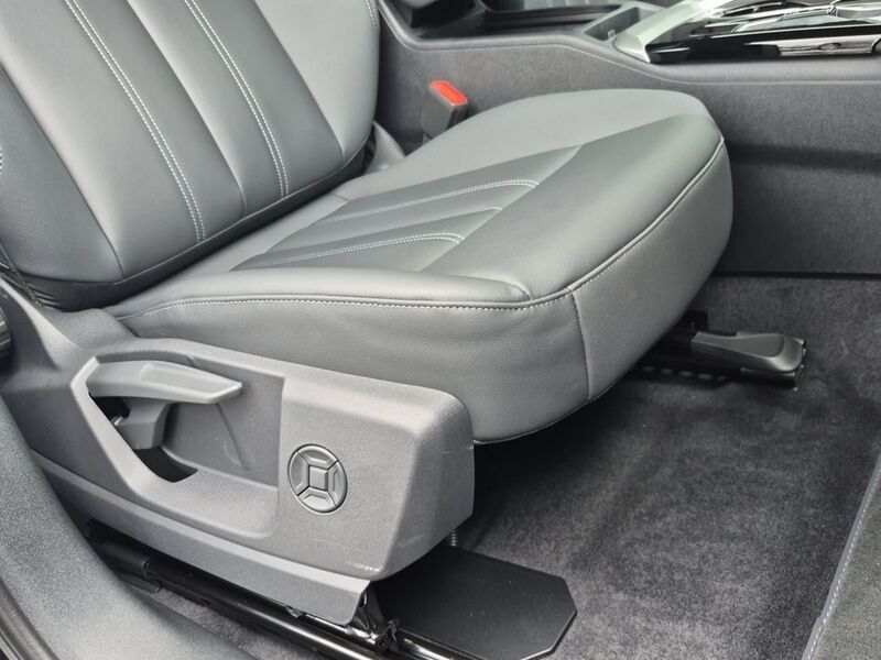 More views of Audi Q5