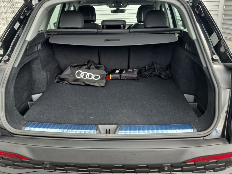 More views of Audi Q5