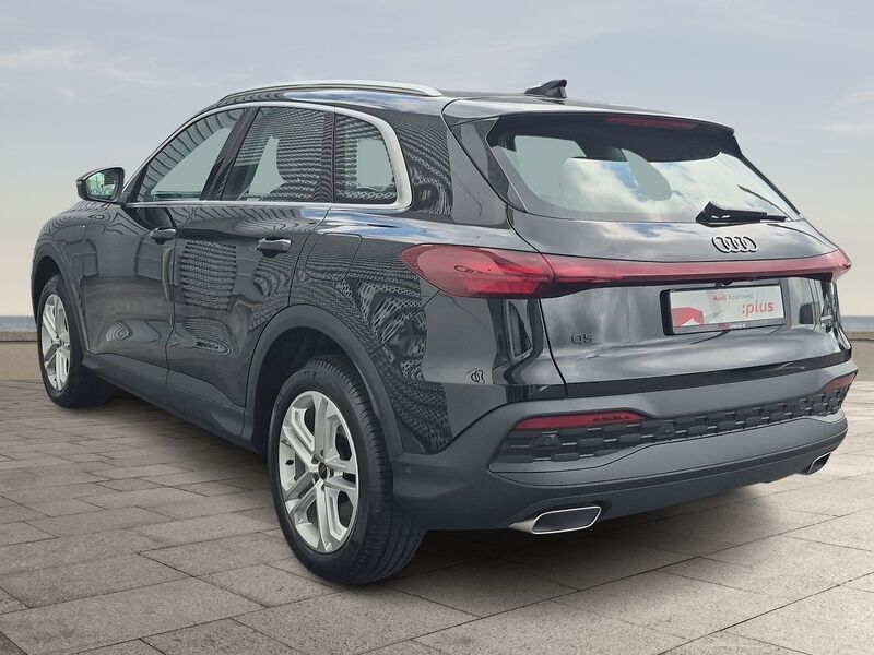 More views of Audi Q5