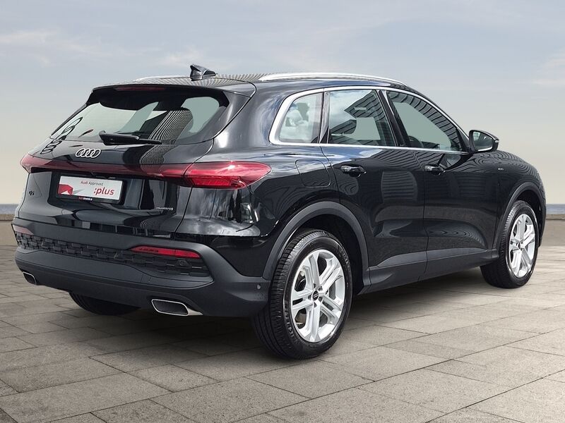 More views of Audi Q5