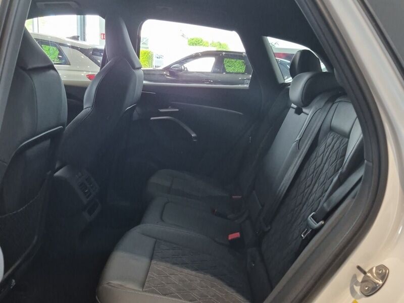 More views of Audi Q5