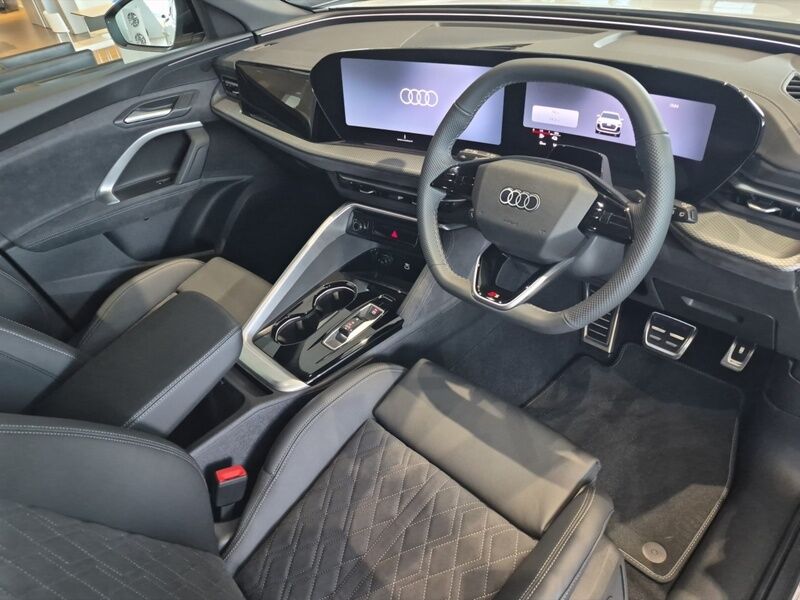 More views of Audi Q5