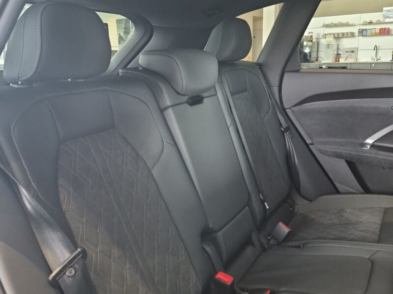 More views of Audi Q5