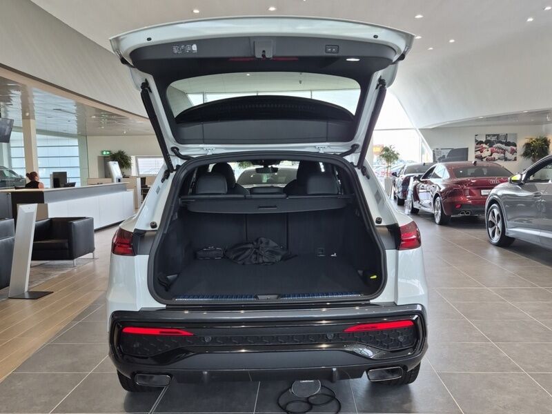 More views of Audi Q5