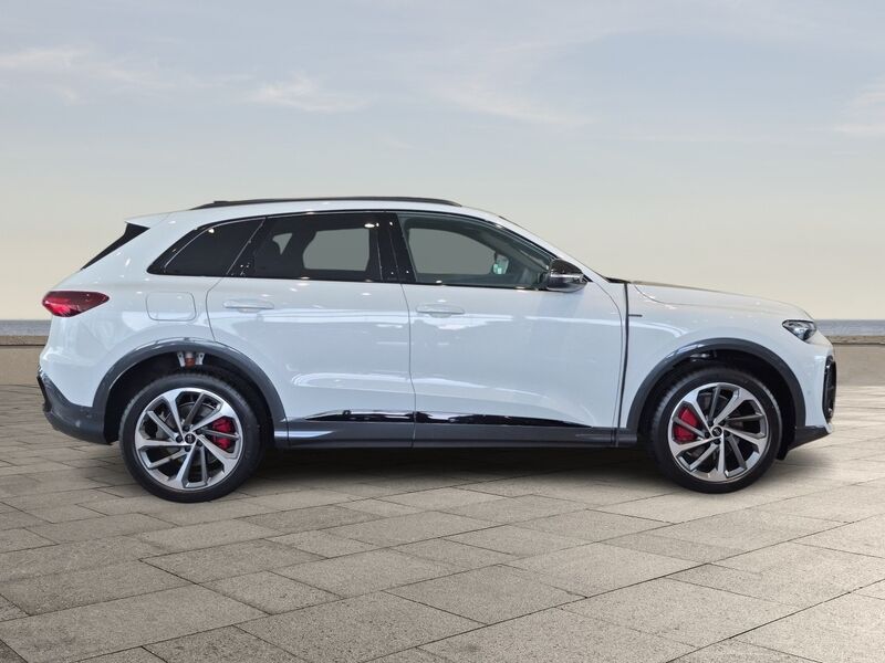 More views of Audi Q5