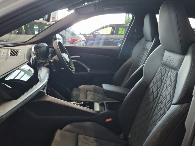 More views of Audi Q5