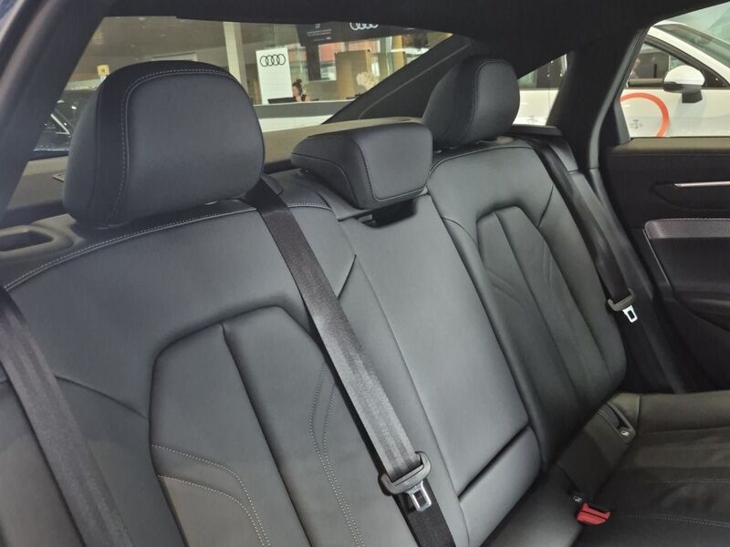 More views of Audi A6