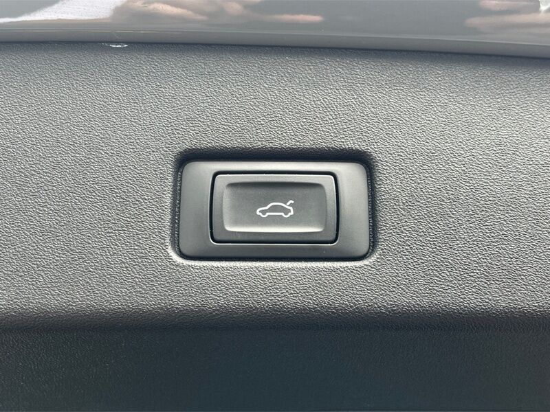 More views of Audi Q4 e-tron