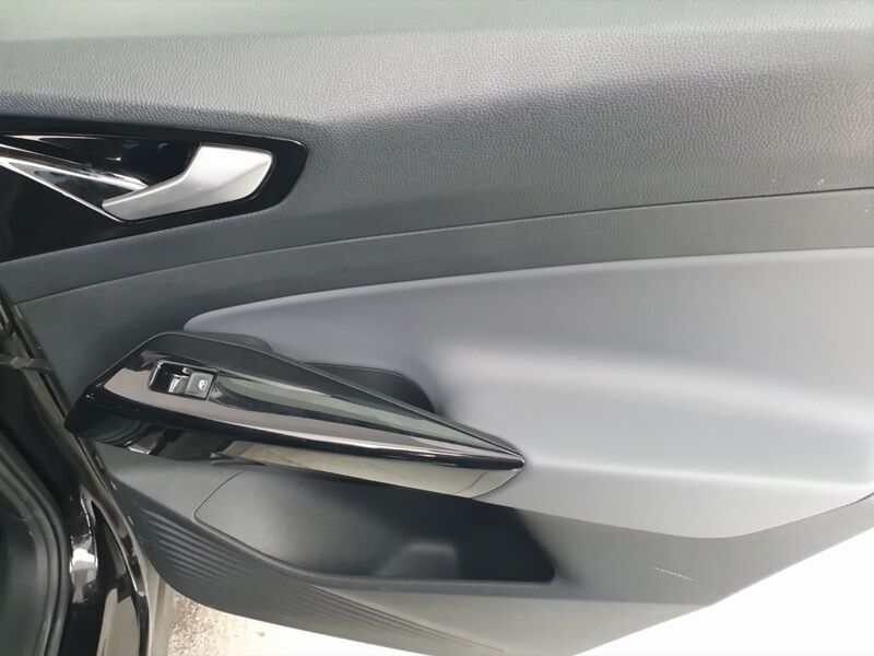 More views of Volkswagen ID.4