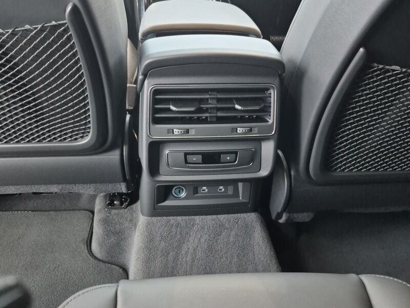 More views of Audi Q7