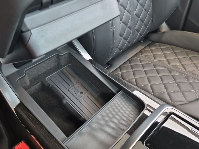 More views of Audi Q7