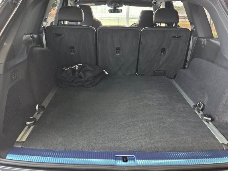 More views of Audi Q7