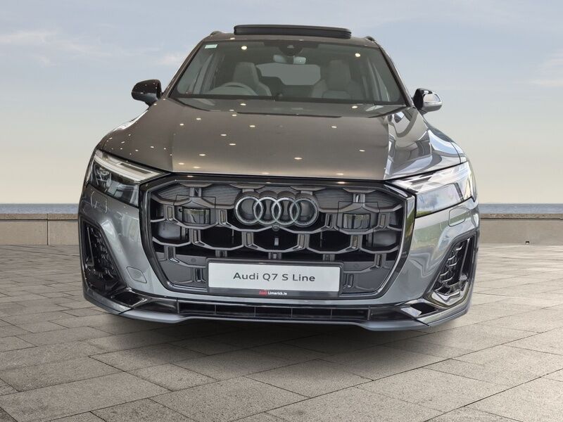 More views of Audi Q7